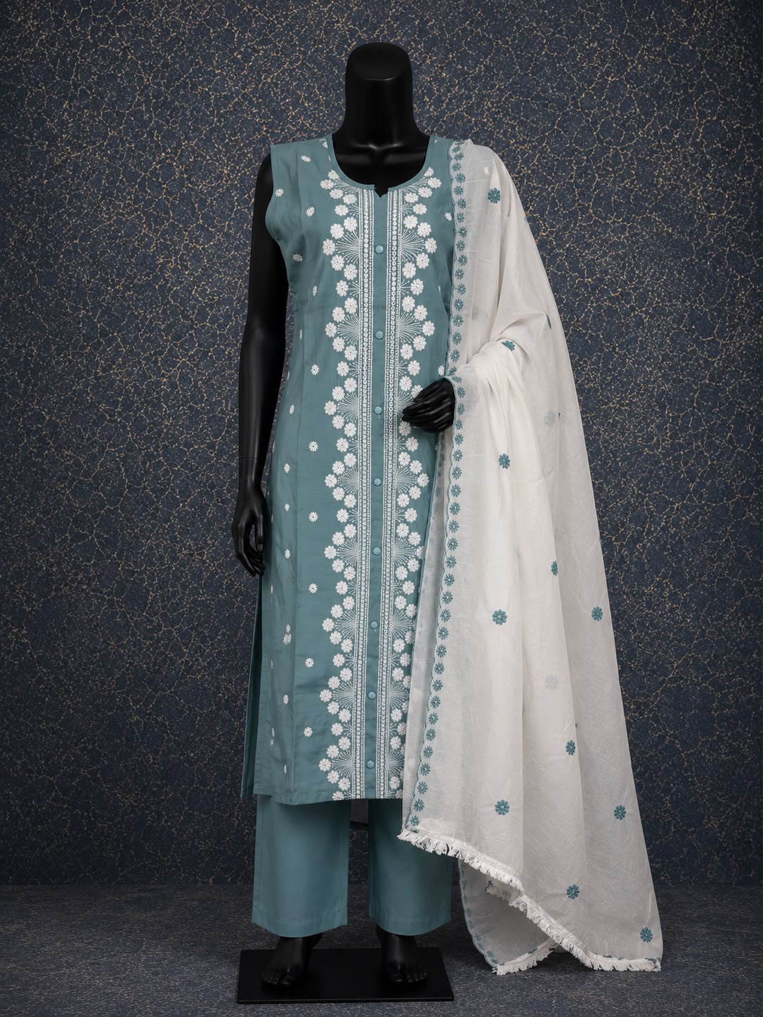 Sleeveless Chikankari Suit Set 💙🤍